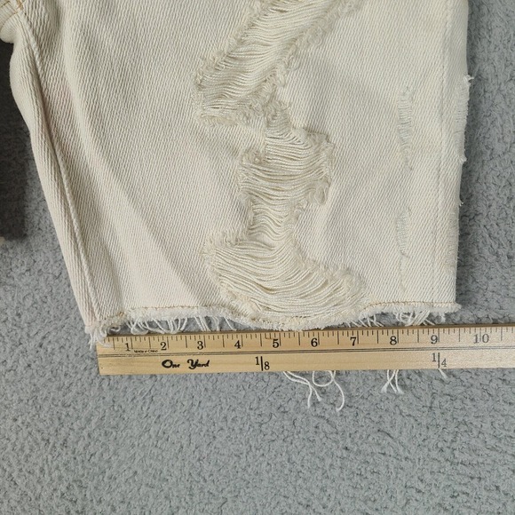 Levi’s Shorts Womens Size 25 (Measured 28 Waist) Made & Crafted Relaxed Distress - Picture 16 of 16